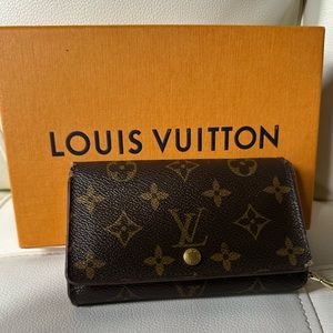 LV Monogram wallet